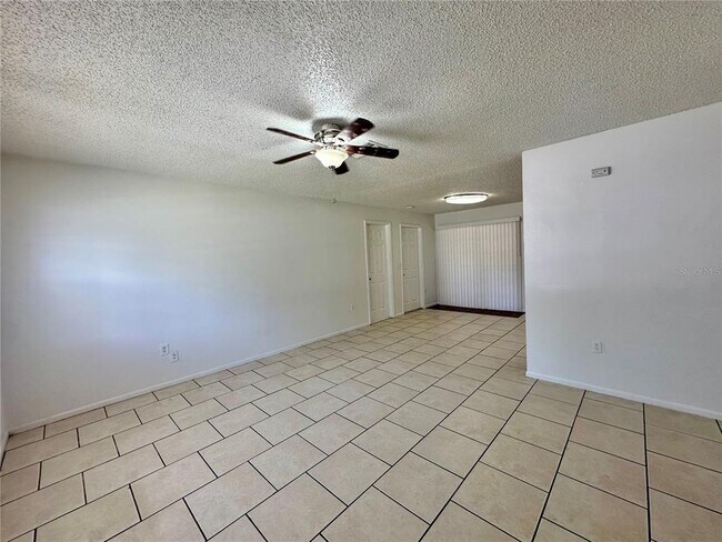 Foto del edificio - 633 W Ella J Gilmore St