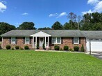 Foto principal - Beautiful brick rancher on over 1.5 acres