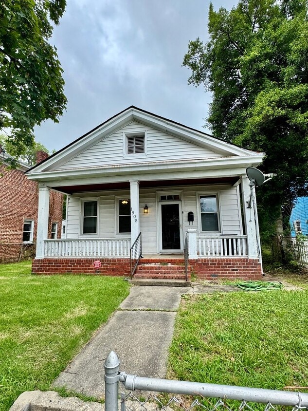 3 bed 2 bath house. Laundry, all electric,... - 3 bed 2 bath house. Laundry, all electric,...