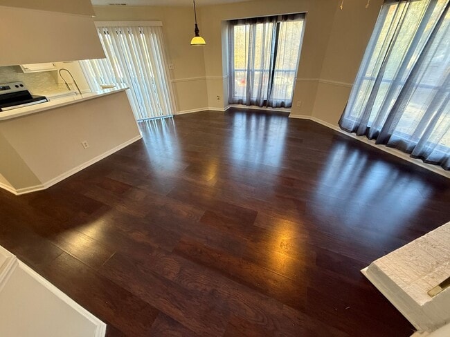 Foto del edificio - Beautiful Condo minutes from Uptown Charlotte