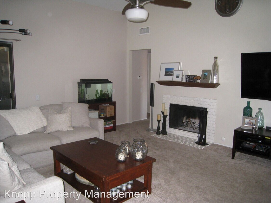 Primary Photo - 3680 Avocado Village Ct