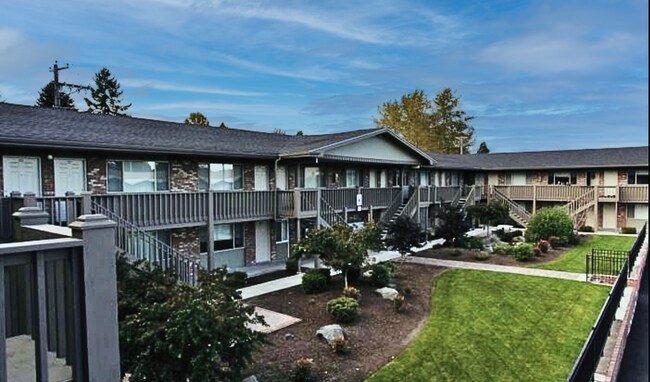 Explora Highland Court - Highland Court Apartments