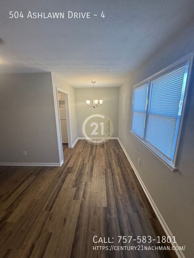 Foto del edificio - 504 Ashlawn Dr