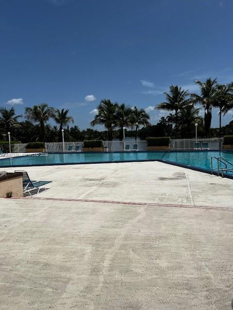 Foto del edificio - 14525 N Kendall Dr