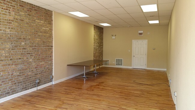 Interior Photo - 5254-5258 W North Ave