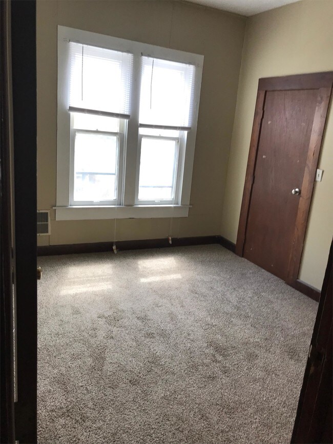 Building Photo - 732 Neil Ave