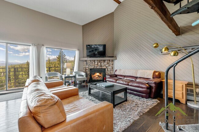 Foto del edificio - Buffalo Ridge - Spacious unit with Wifi, Covered Parking & Clubhouse