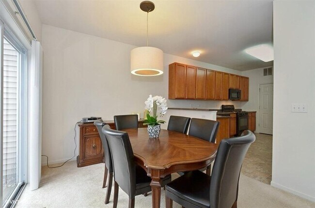 Foto del edificio - 376 Tower Dr