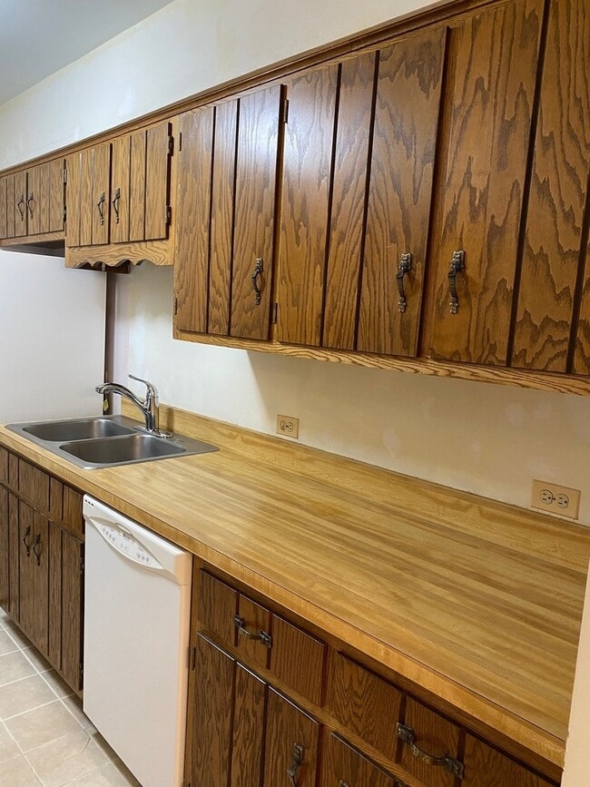 Building Photo - 1486 Stonebridge Cir