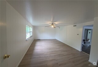 Building Photo - 50 Strasbourg Dr