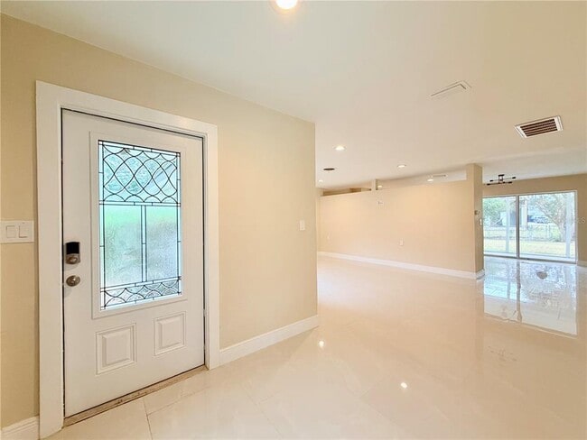 Building Photo - 4866 Huntington St NE