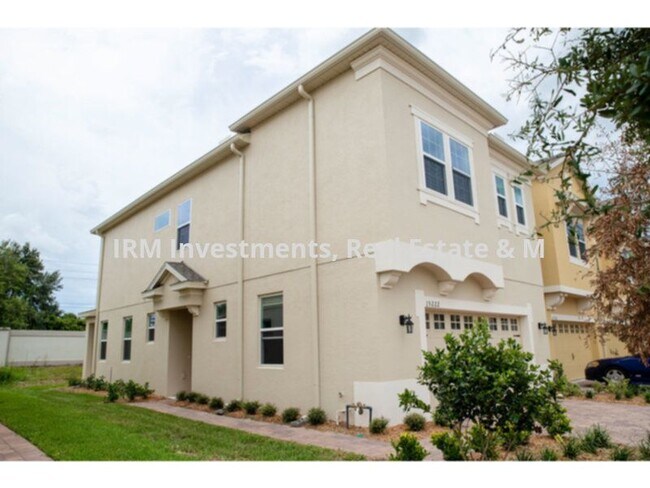 Foto del edificio - 3 bed 2.5 bath townhome 2 car garage