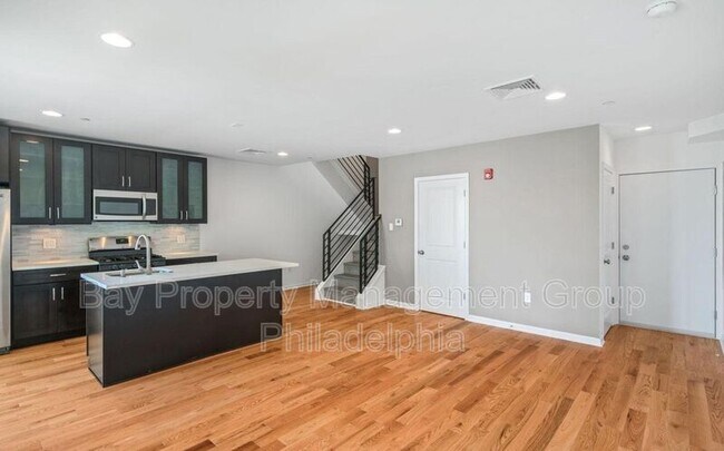 Foto del edificio - 319 E Allen St