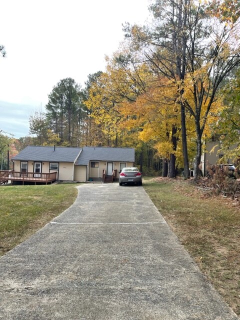 Building Photo - 2001 Peppertree St