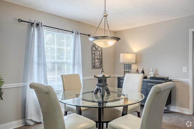 2BR, 2BA - 1072SF - Dining Room - Quarry
