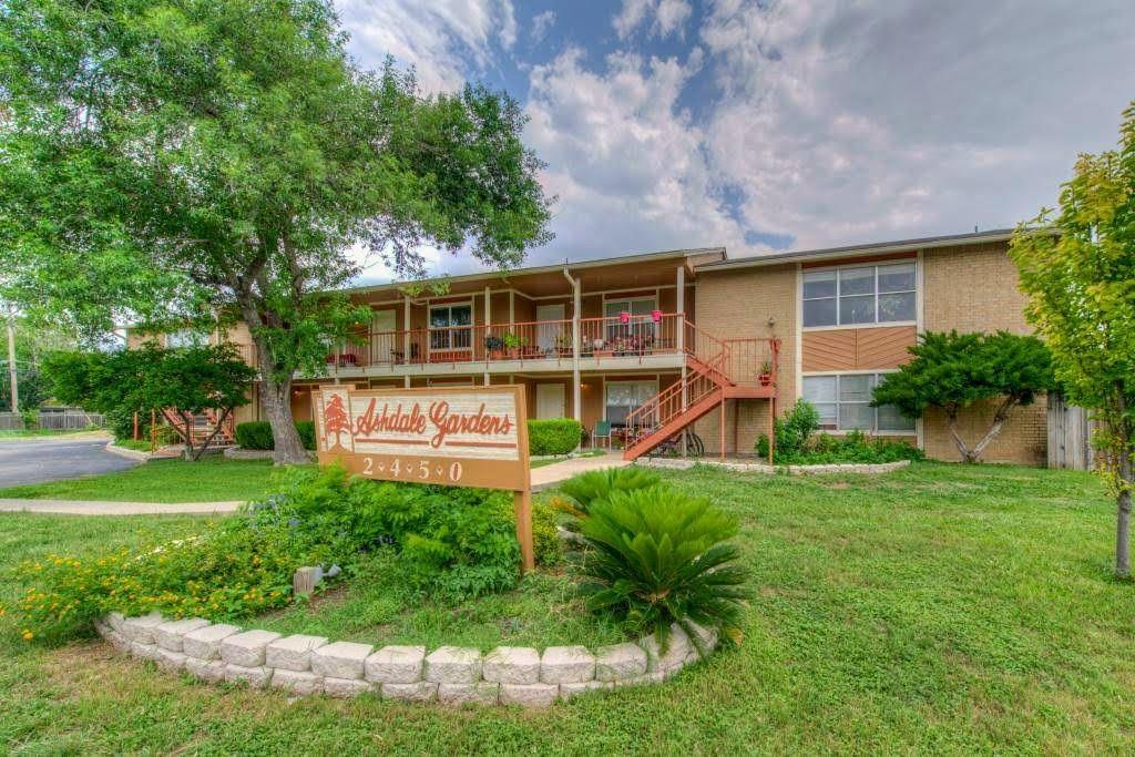 Primary Photo - 2450 Ashdale Dr