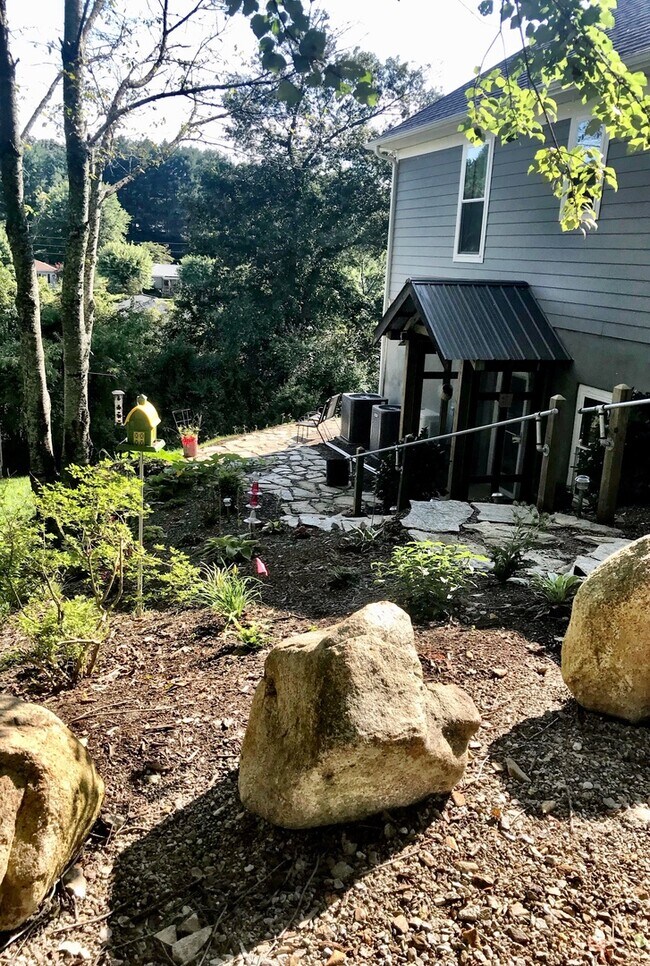 Foto del edificio - 276 N Bear Creek Rd