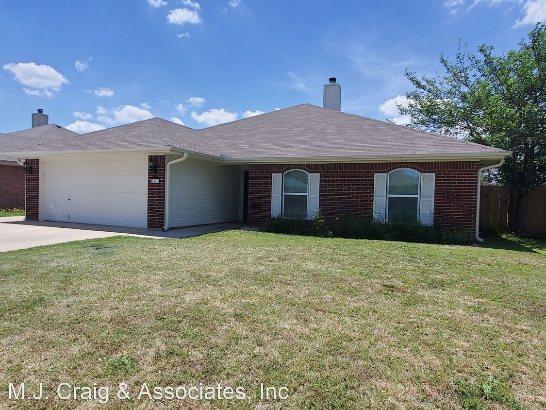 Primary Photo - 4 br, 2 bath House - 4501 BLUEDUCK DR