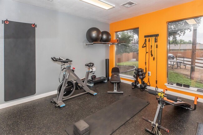 Foto del edificio - 1212 Hampshire Ln