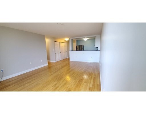 Primary Photo - 77 Adams St