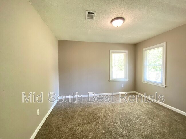 Foto del edificio - 64 Hill Ln