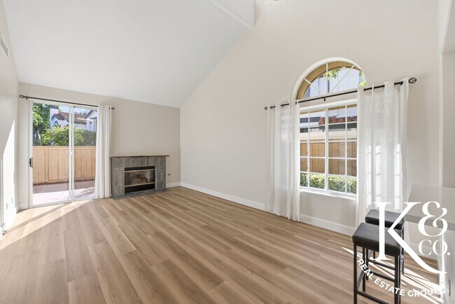 Building Photo - Relaxed Living in Oak Park with All the Up...