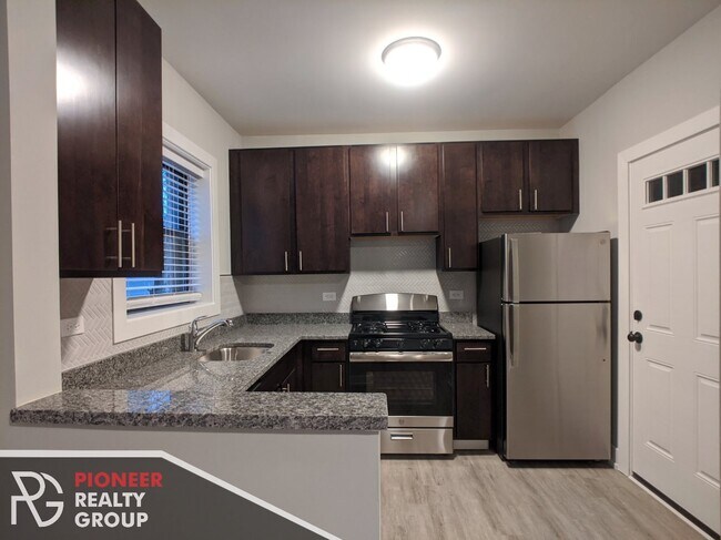 Foto del edificio - 709 W Brompton Ave