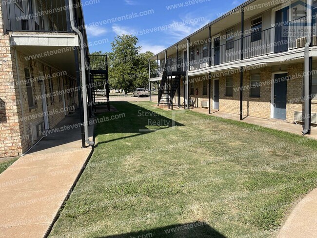 Foto del edificio - 1502 NW Kingsbury Ave