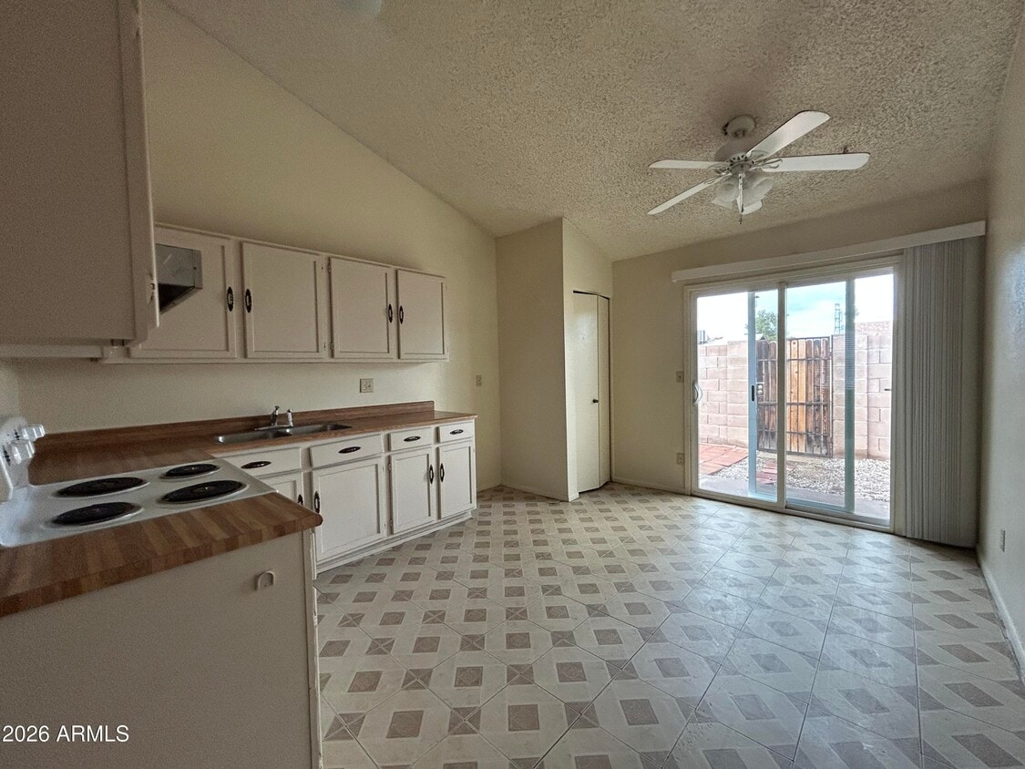 Foto del edificio - 8943 W Manzanita Dr