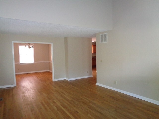 Building Photo - 381 Meadow Drive