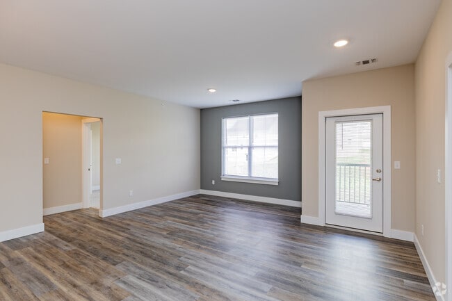 2HAB,2BA-Crown - The Flats at Summit Station