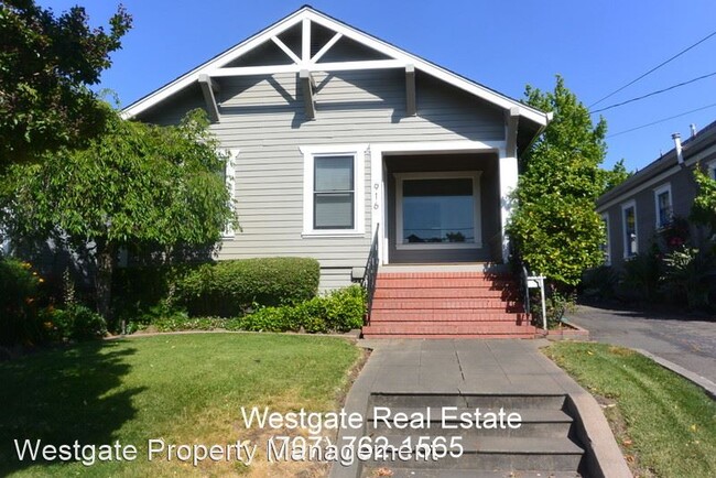 2 br, 1.5 bath House - 916 B Street photo'