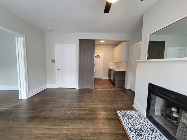 Foto del edificio - 641 W Roscoe St