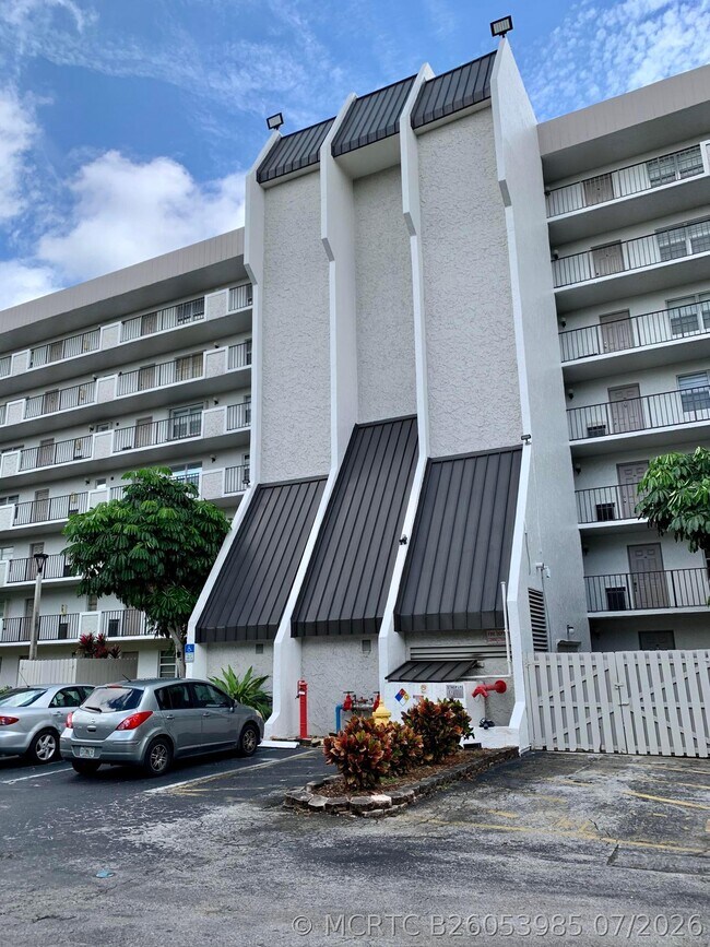 Foto del edificio - 3100 W Rolling Hills Cir