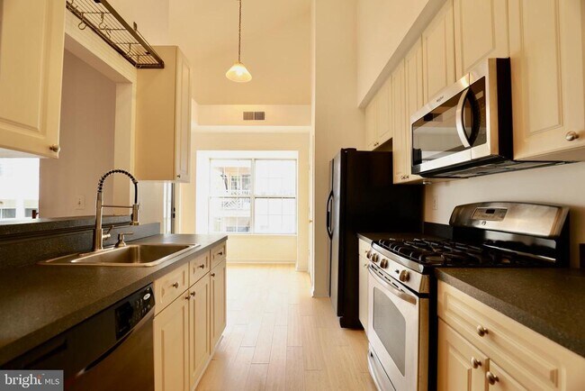 Foto del edificio - 5928 Founders Crossing Ct