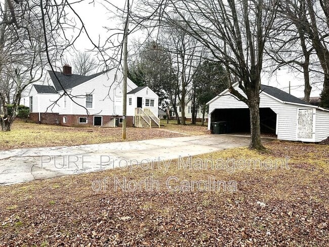 Foto del edificio - 1402 S Main St