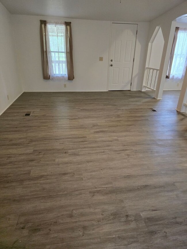Building Photo - Lovely Home on Huge Fenced Yard in Lecanto!!!
