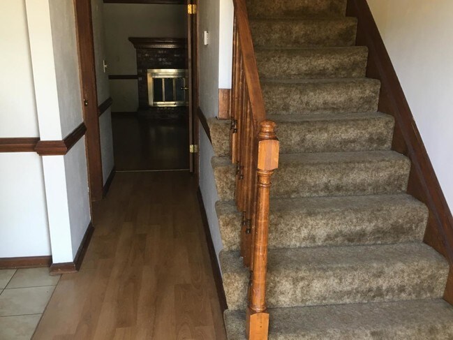 Entry Hallway - 4601 Merrimac Ln