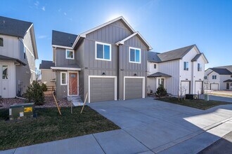 Building Photo - 1546 Sparton Grv