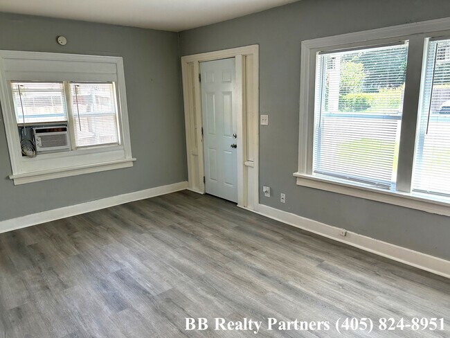Foto del edificio - 4207 E 4th Pl