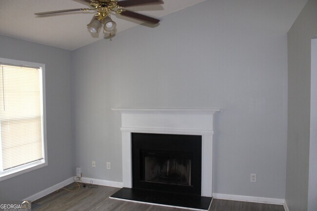 Building Photo - 303 Gun Range Rd