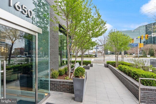 Foto del edificio - 1650 Silver Hill Dr