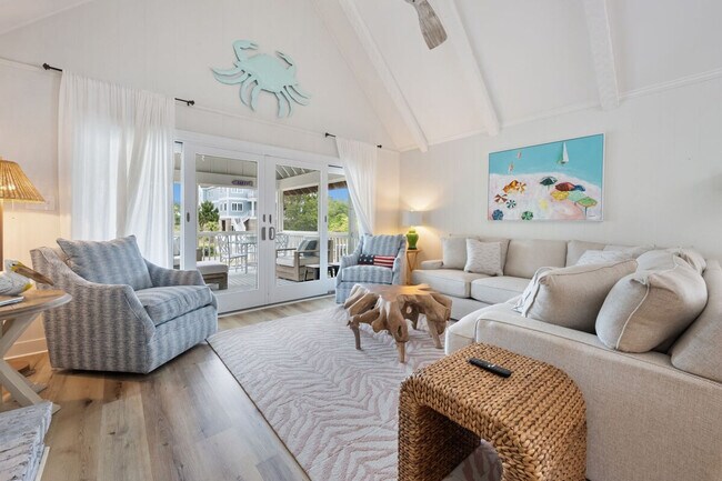 Building Photo - 165 Pioneer Loop