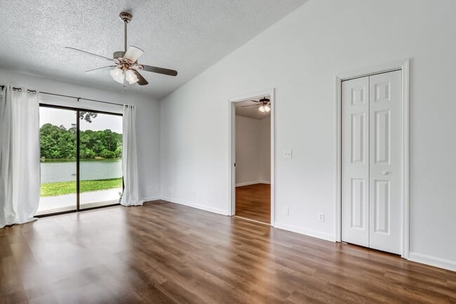 Foto del edificio - 175 E Lakemont Dr