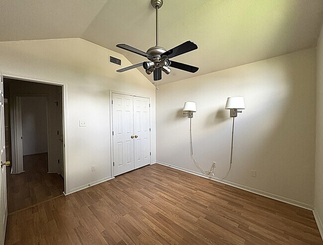Foto del edificio - 3912 Bur Oak Dr