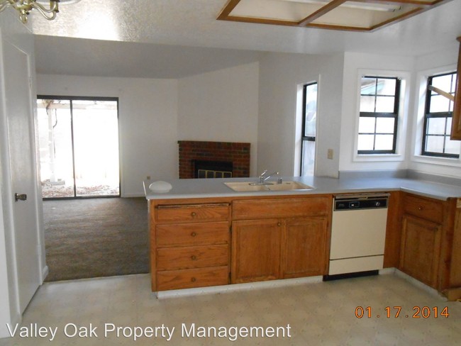 Building Photo - 2 br, 2 bath House - 932 Inez Drive