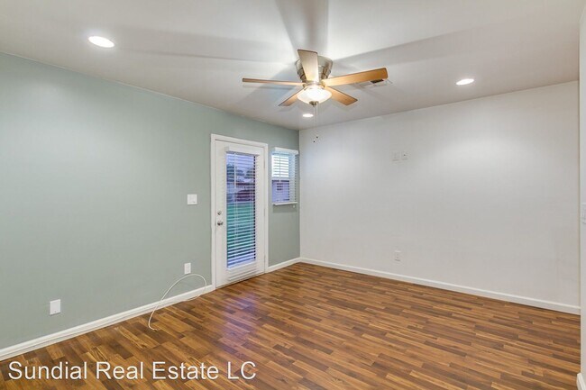 Building Photo - 2 br, 2 bath Apartment - 3015 N. 22nd St. ...