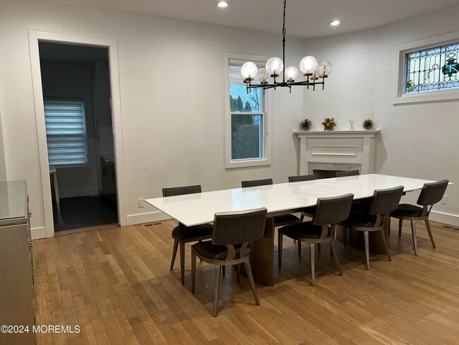 Building Photo - 255 Hollywood Ave