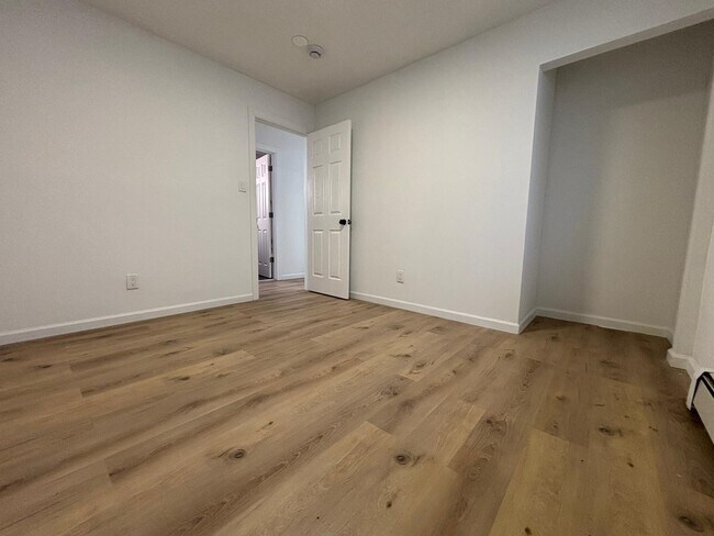 Foto del edificio - 9047 Palisade Ave