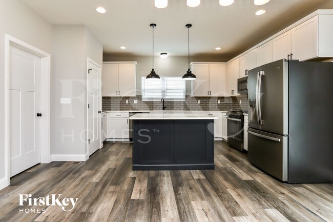 Foto del edificio - 413 Bittersweet Dr